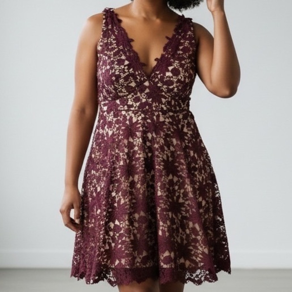 Fashion to Figure Burgundy Floral Lace Fit and Flare Dress NWT Sz 0 XL‎ evening